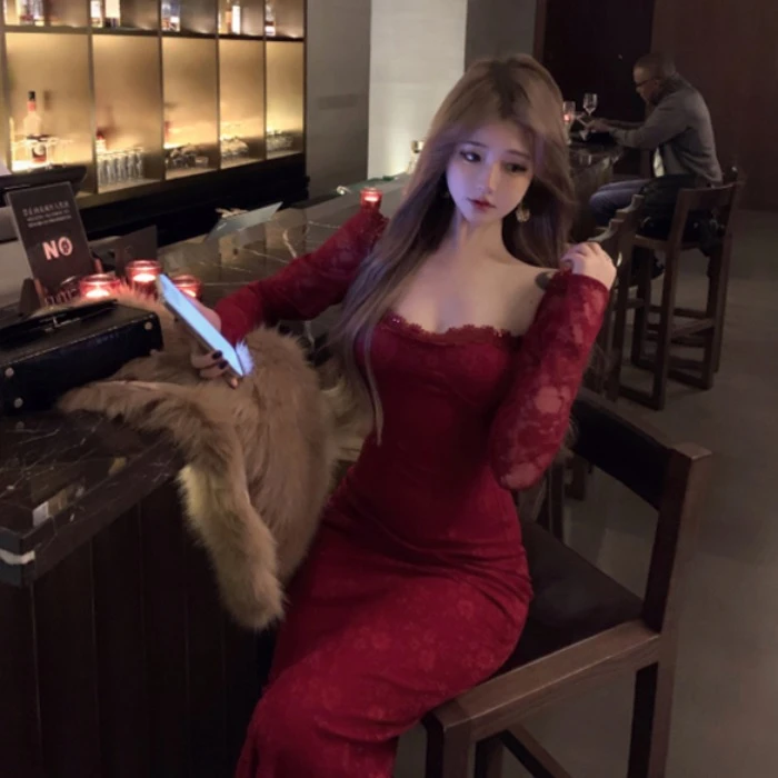 蕾丝拼接长袖方领连衣裙女秋冬复古气质红色裙子紧身性感包臀长裙