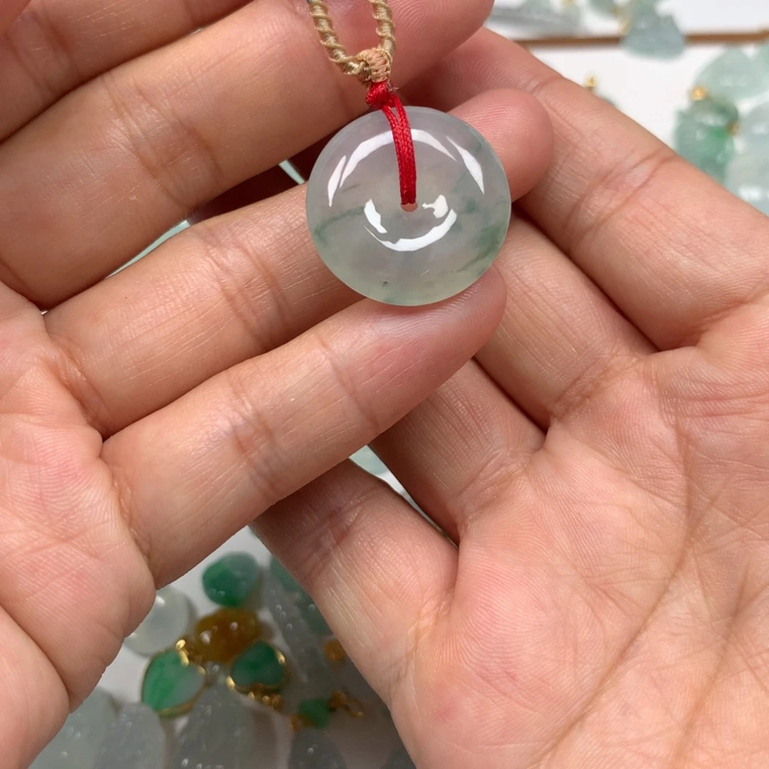 【闪购商品】翡翠颈饰未镶嵌我***啦平安扣