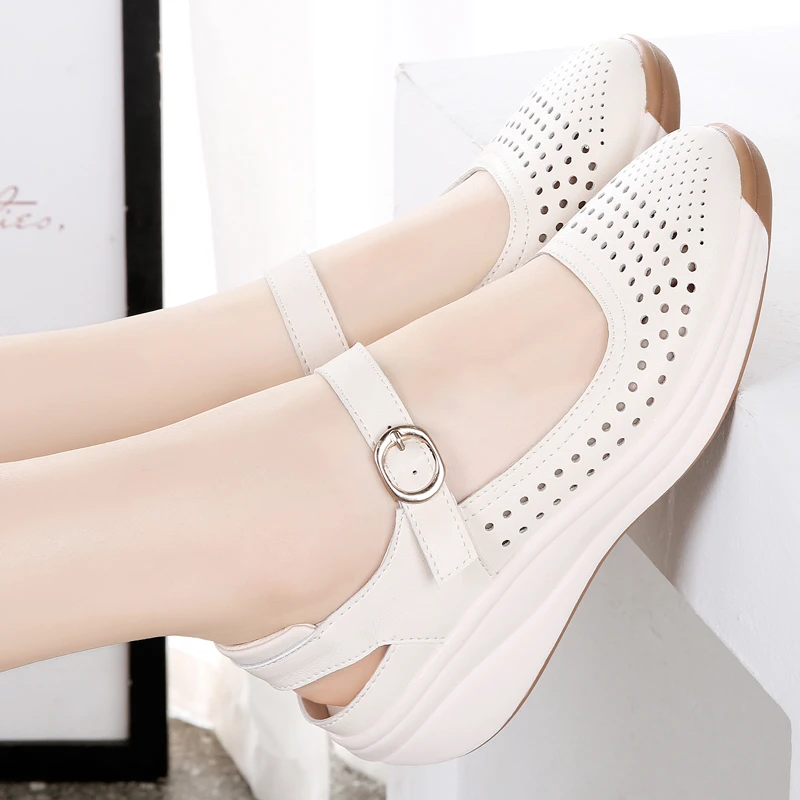 艾舒芸女士透气镂空防滑中跟白色时尚休闲百搭夏季软底妈妈鞋厚底
