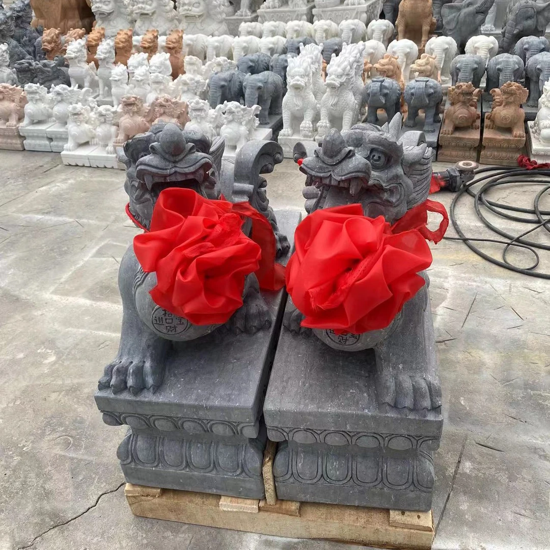 各种尺寸各种石质青石带座走姿貔貅