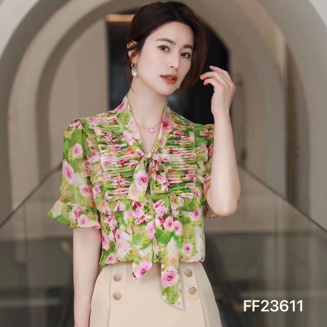2024短袖女士女装碎花上衣高贵上档次女装网红女装碎花气质衬衣