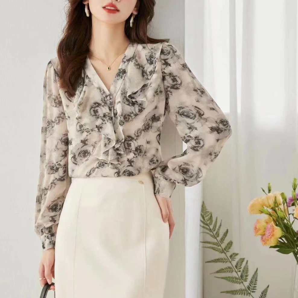 2023早春碎花上衣减龄洋气时尚显瘦复古名媛衬衣气质小众印花长袖