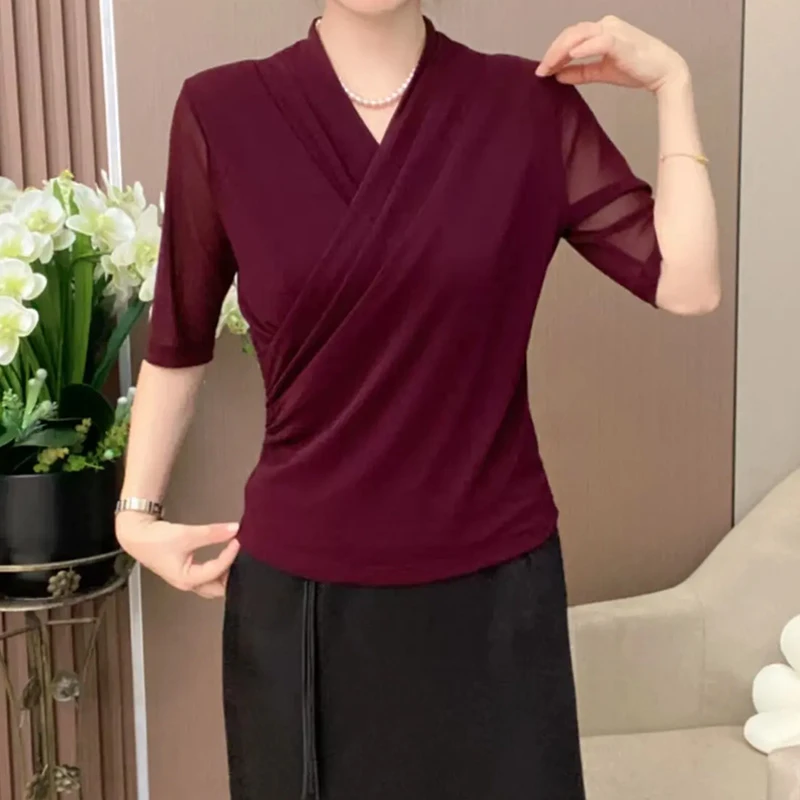 夏季新款时尚洋气交叉V领设计感显瘦百搭T恤女士气质纯色中袖上衣