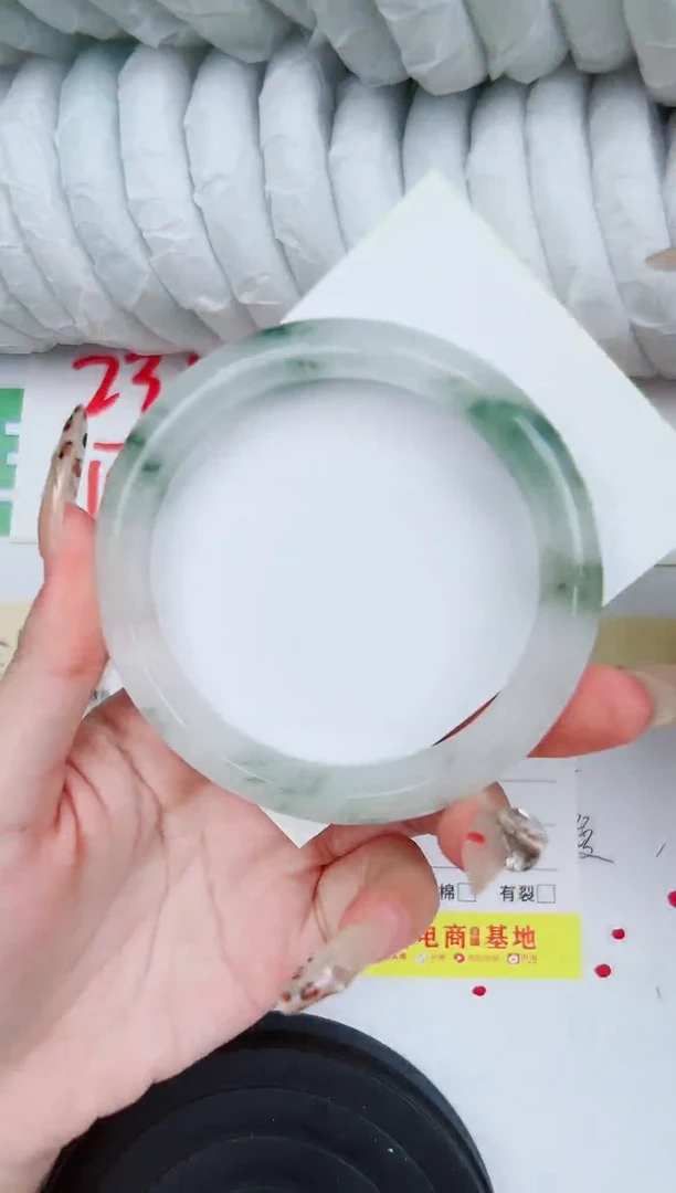 【闪购商品】石英质玉手镯未镶嵌236