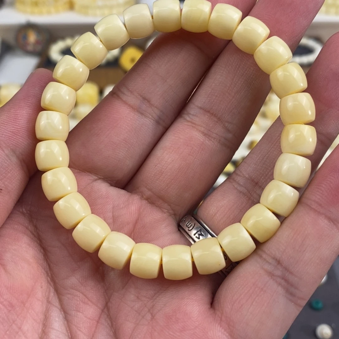 琥珀裸石未镶嵌琢*配饰