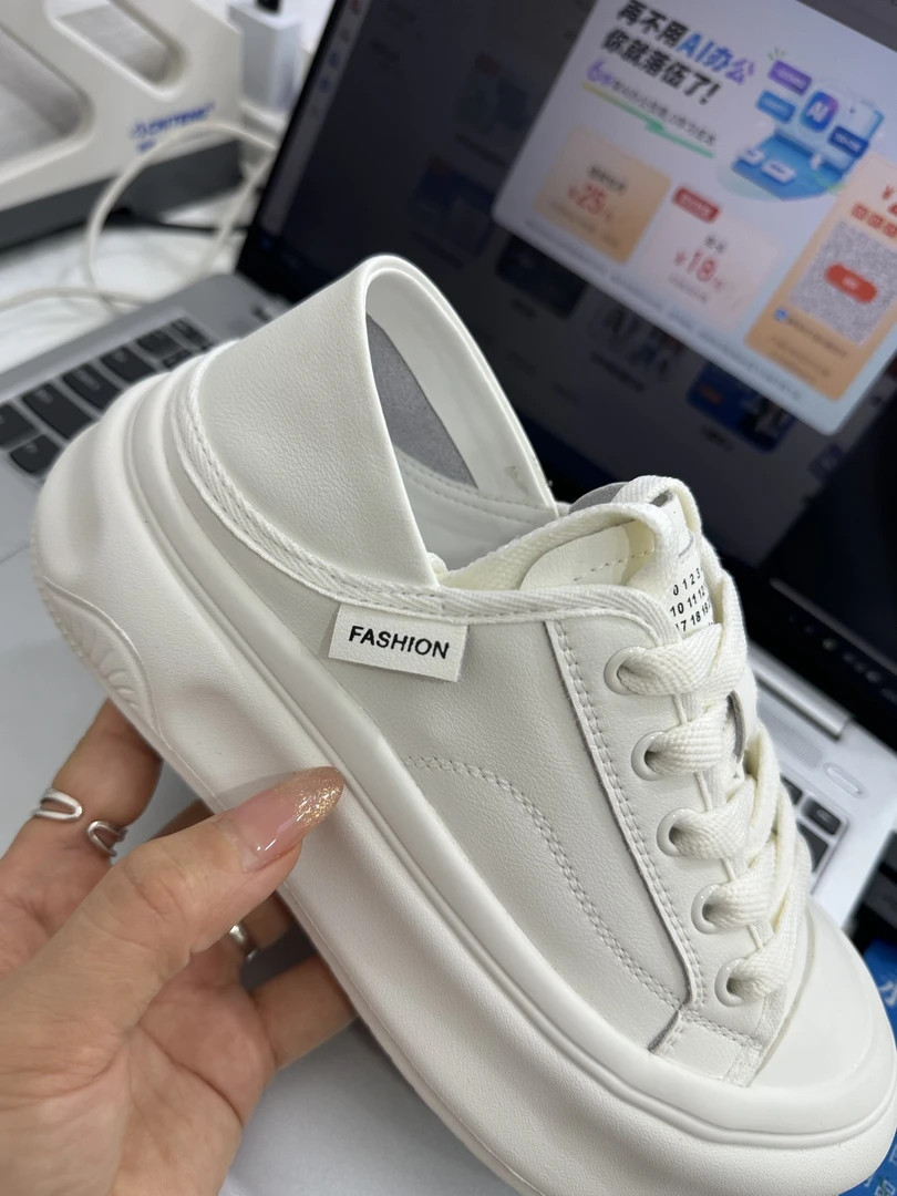 2号店2024秋季新款超轻圆头小白鞋