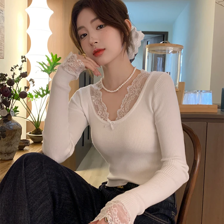 白色蕾丝边针织打底衫女内搭2025新款圆领毛衣长袖打底上衣