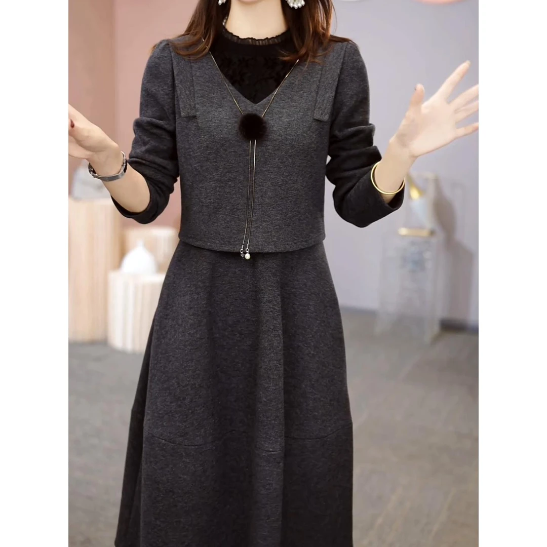 高级感2024新款收腰显瘦修身中长款复古加厚气质秋冬假俩件连衣裙