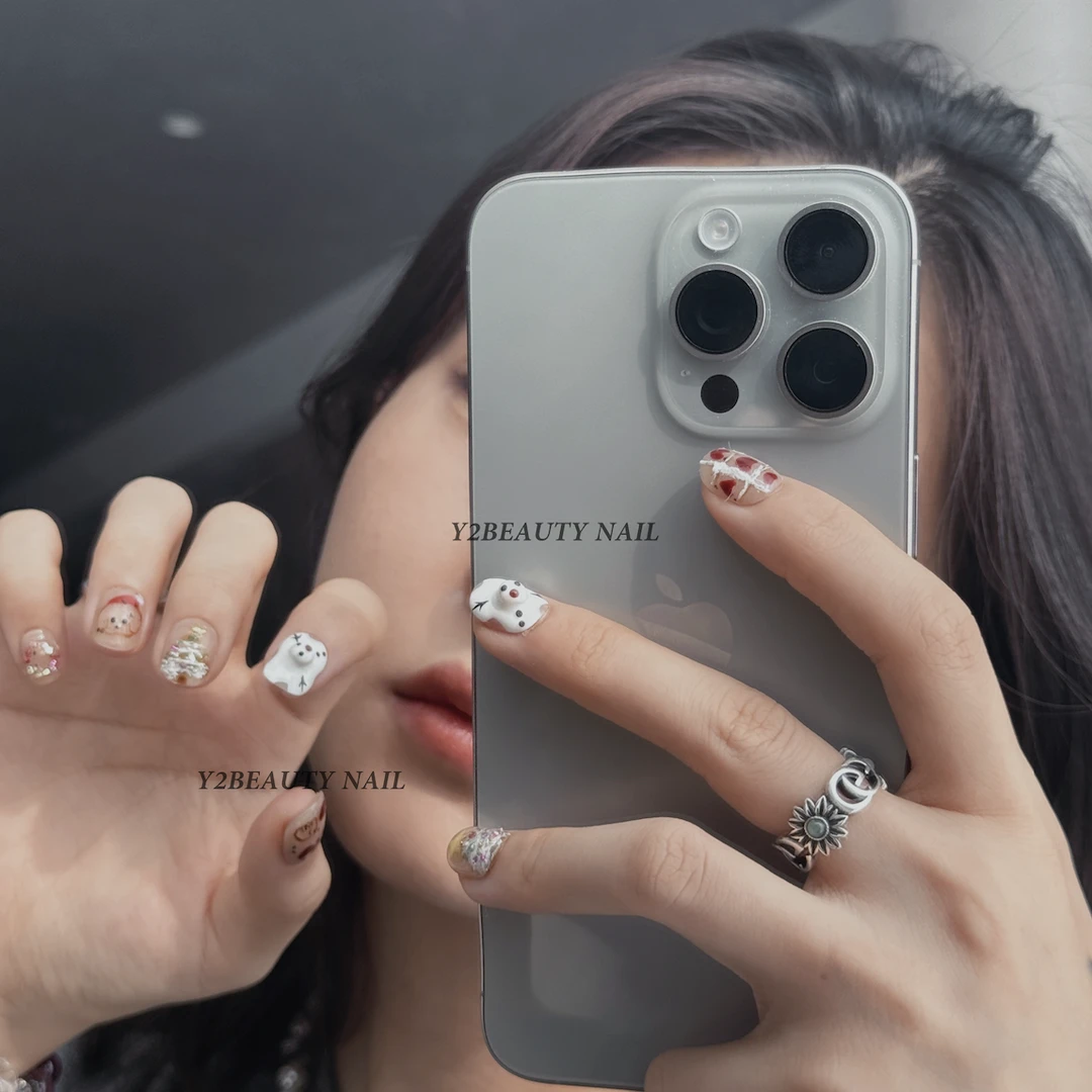 Y2B【雪宝】纯手工穿戴甲 豆豆甲 手绘小雪人冬日可爱美甲