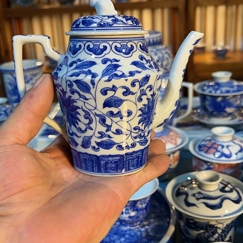 錡镇堂手工手绘壶