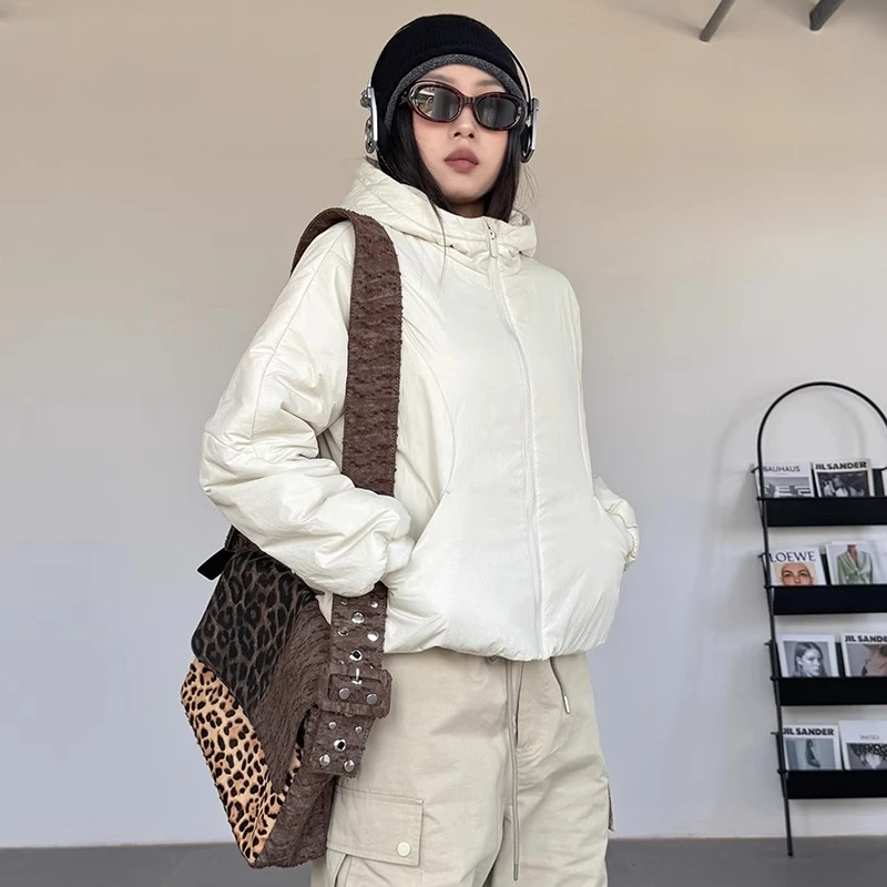 云端贝壳保暖防风运动宽松显瘦棉服训练健身外套女连帽瑜伽服冬季