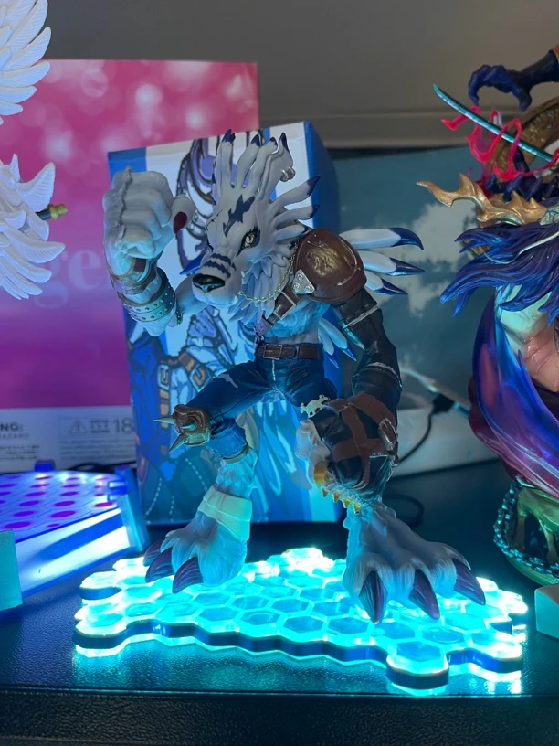 【实拍】数码宝贝系列 加鲁鲁兽 亚克力地台发光 约23cm盒装手办