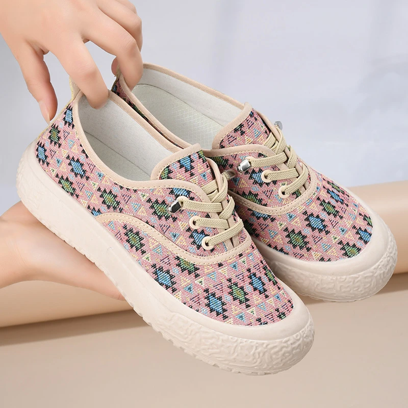 新款春秋老北京布鞋女渔夫鞋时尚百搭轻便软底休闲帆布厚底耐磨鞋