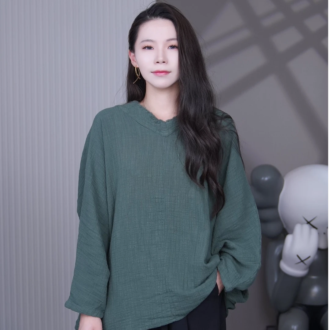 【黛绿】复古文艺设计感秋季新款蝙蝠袖V领上衣休闲百搭