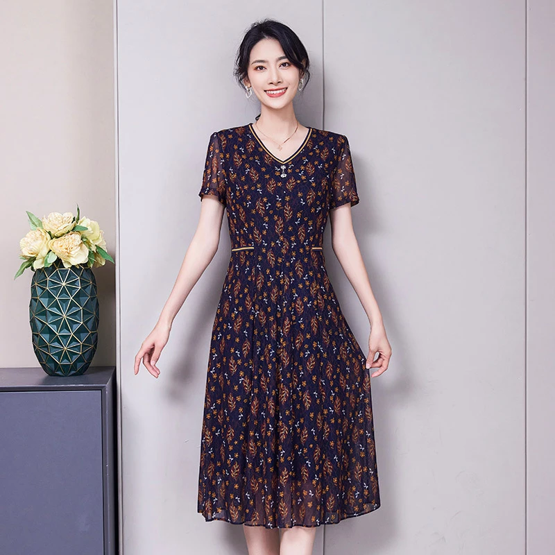 春夏超显瘦连衣裙2025年夏装新款中老年气质妈妈装大码女装台湾纱