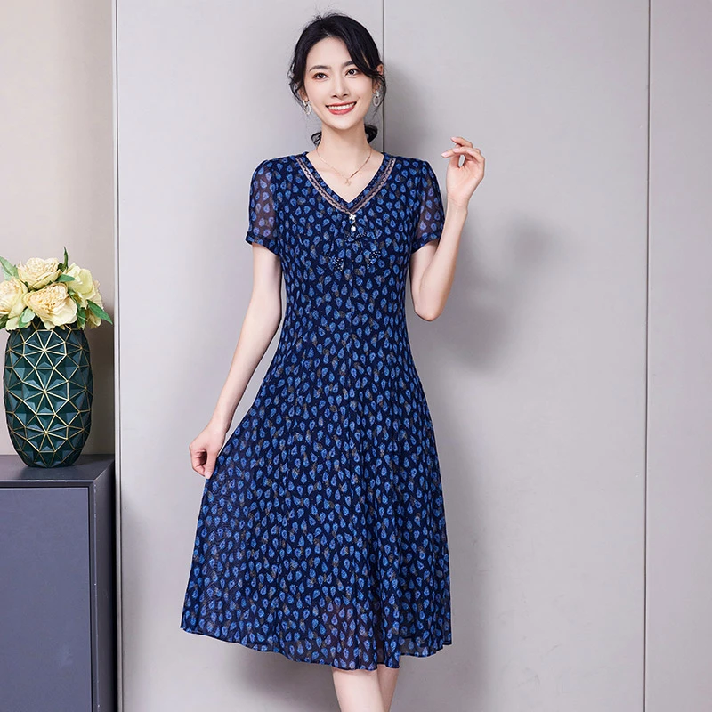 2025夏装新款中老年妈妈台湾纱连衣裙大码女V领碎花裙显瘦高档裙