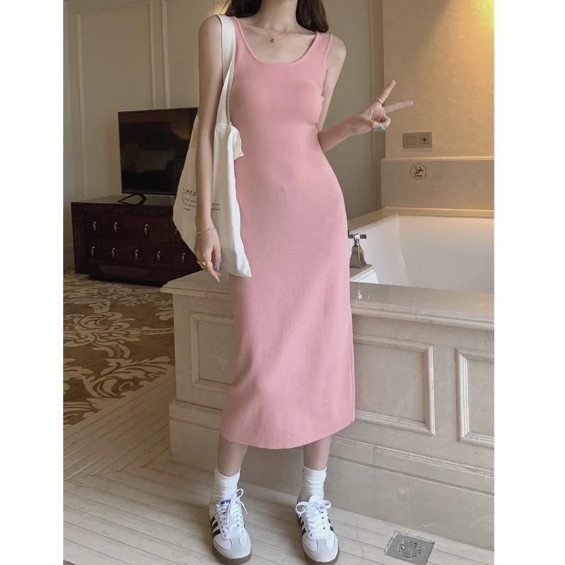 粉色夏季吊带针织无袖赫本长款连衣裙女款U领显瘦谁穿谁好看