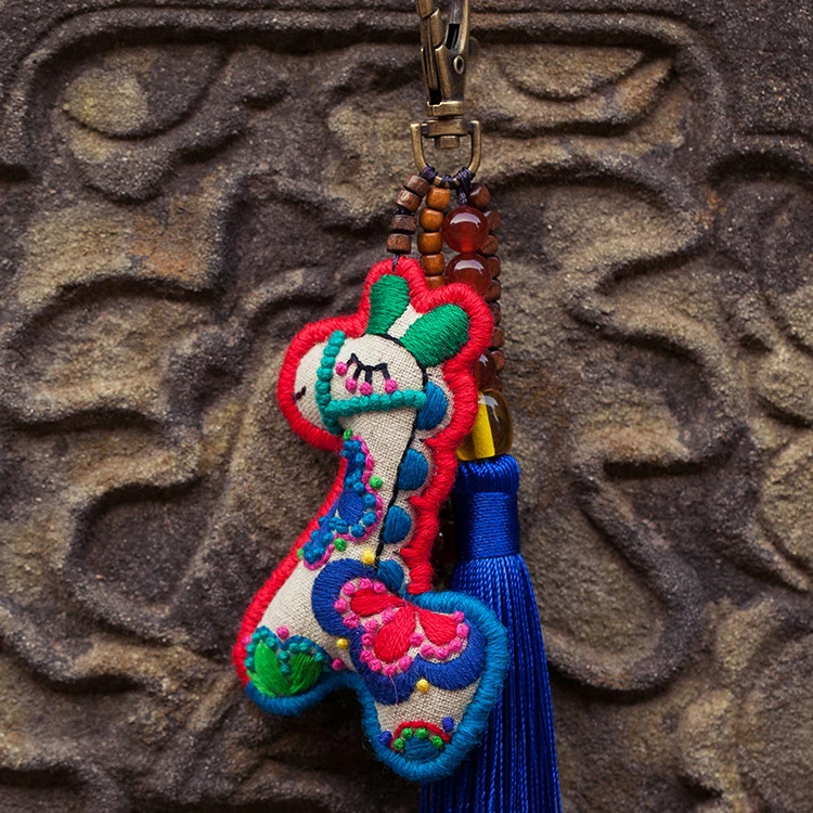 王的手创萌小马生肖钥匙扣原创手工刺绣棉麻包挂件复古创意小清新