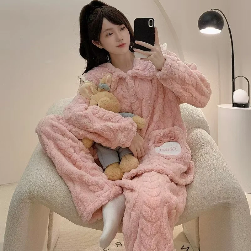 250斤大码法兰绒加厚睡衣女秋冬开衫保暖家居服可爱甜美居家套装
