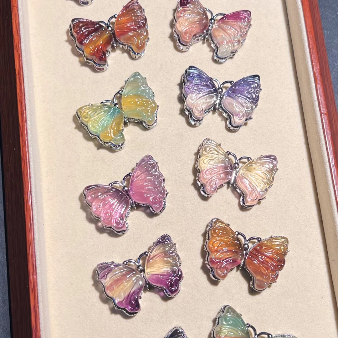 彩虹七彩萤石蝴蝶吊坠多样性发一