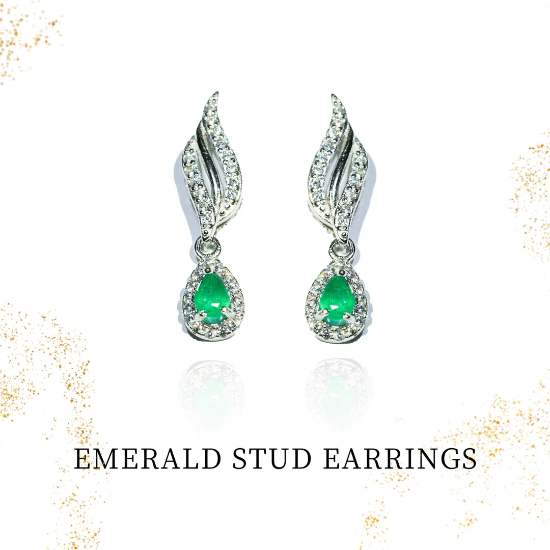 C0042  天然祖母绿耳钉