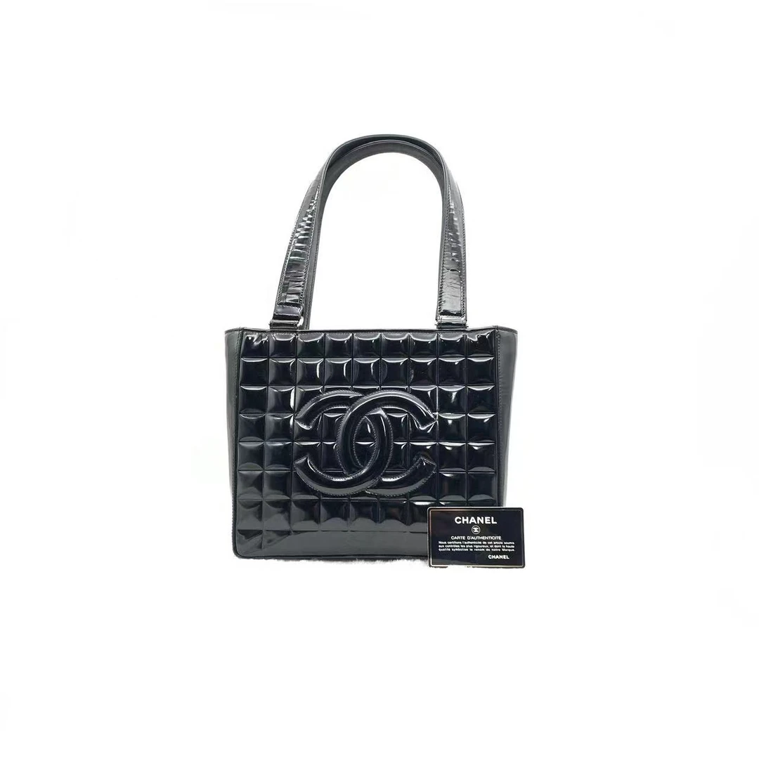 95新 Chanel/香奈儿 黑色漆皮冰格纹手提包