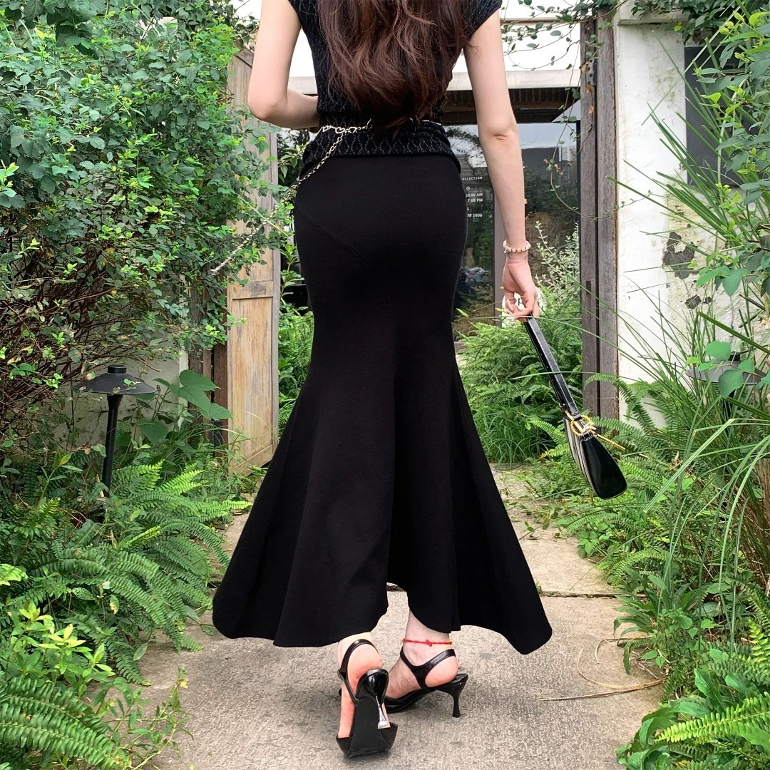 BeQueenStory【黑莓缪斯】时尚修身显瘦气质百搭黑色鱼尾半裙