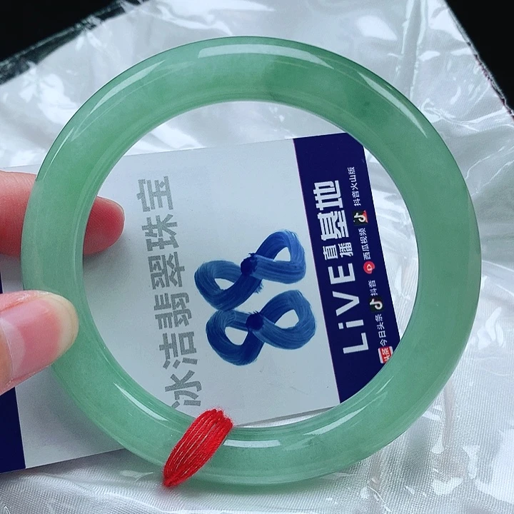 翡翠手镯未镶嵌缅甸天然a货翡翠手镯