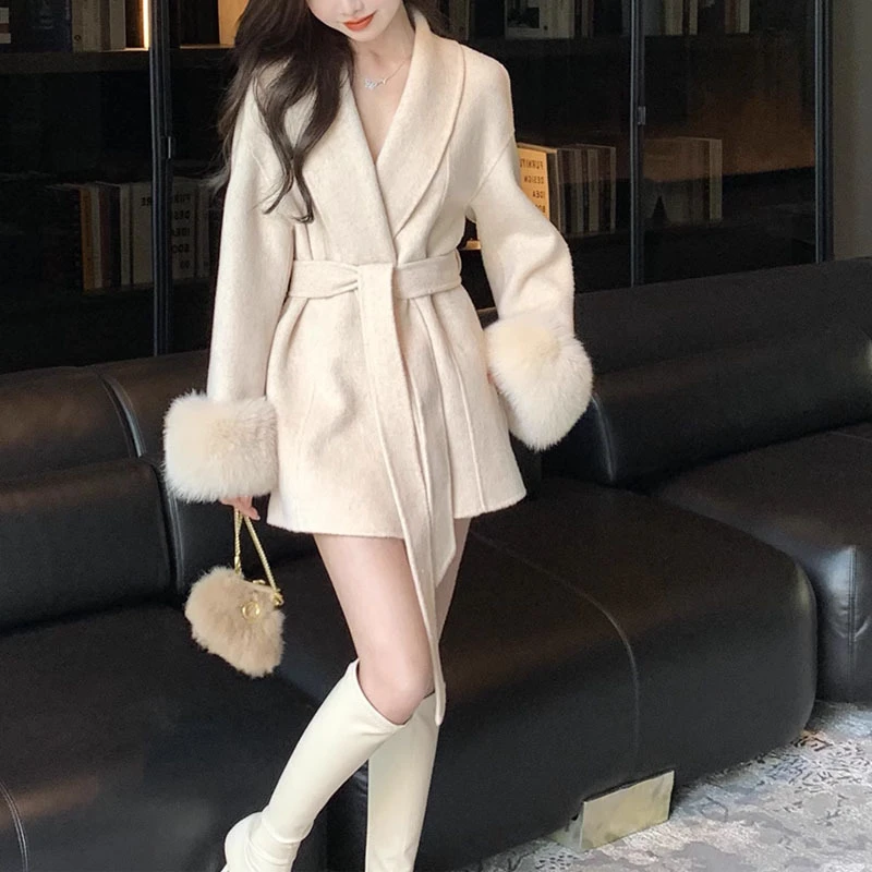 冬季氛围感穿搭高档女装外套V领毛呢外套宽松显瘦百搭中长款上衣