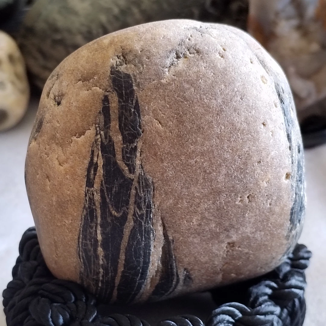 天然奇石，汉江人物石。