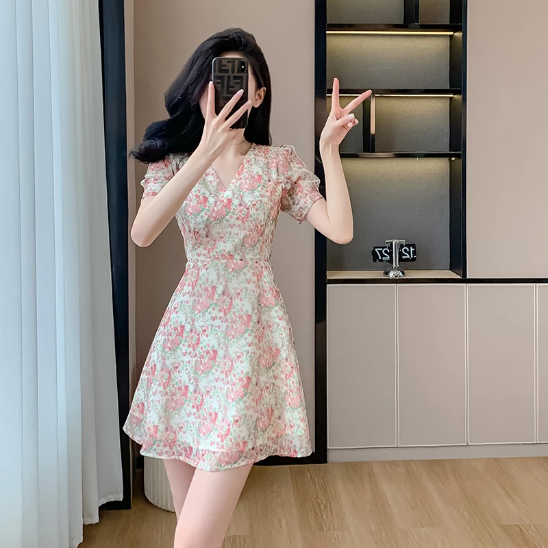 雪纺粉色碎花裙小个子连衣裙女夏装显高减龄高级感别致漂亮裙子
