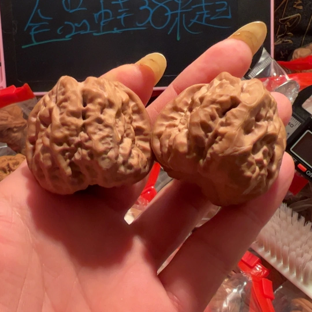 【闪购商品】桃核吊坠l**?