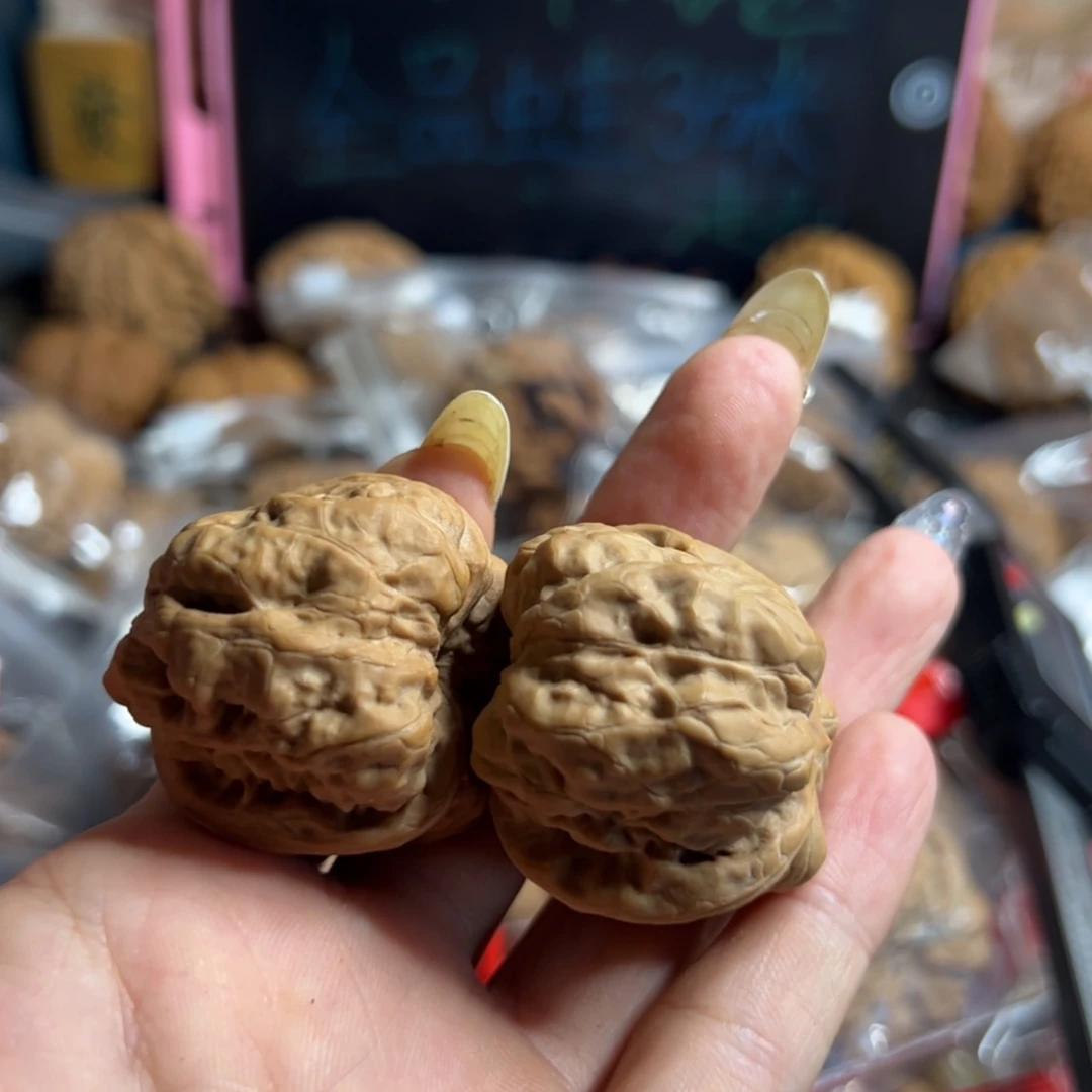 【闪购商品】桃核吊坠憨***。