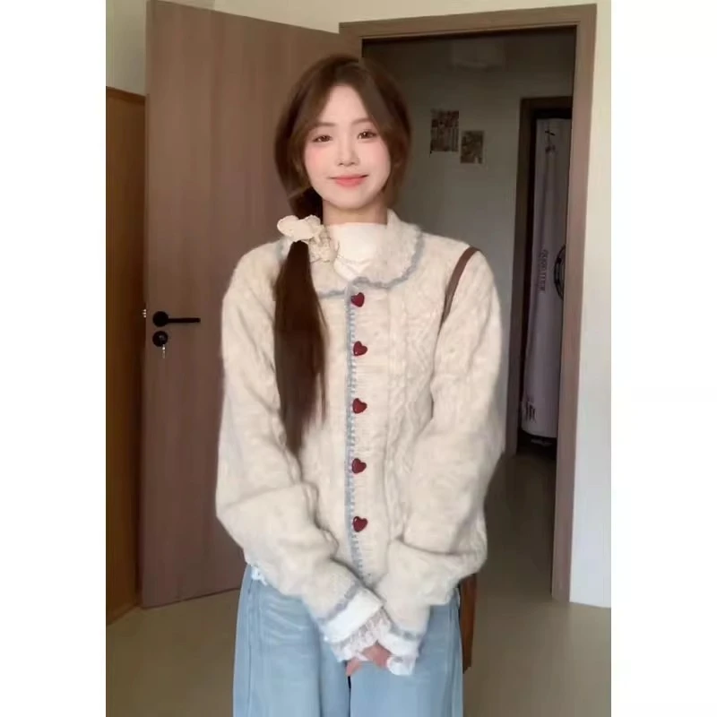 法式甜美娃娃领爱心扣子麻花毛衣开衫女秋冬季加厚慵懒风针织外套