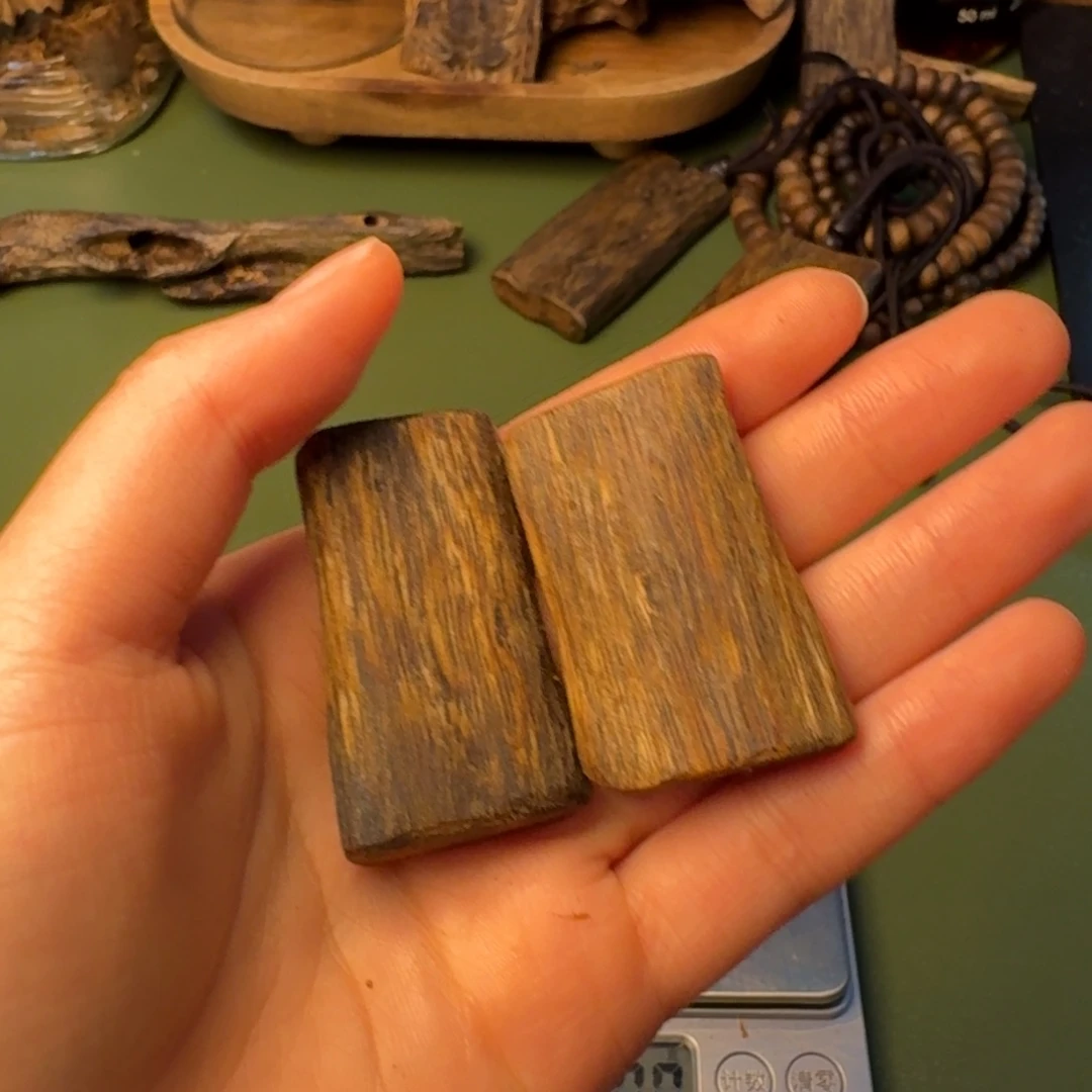 沉香手把件万**成海南千里香树心油块料11克