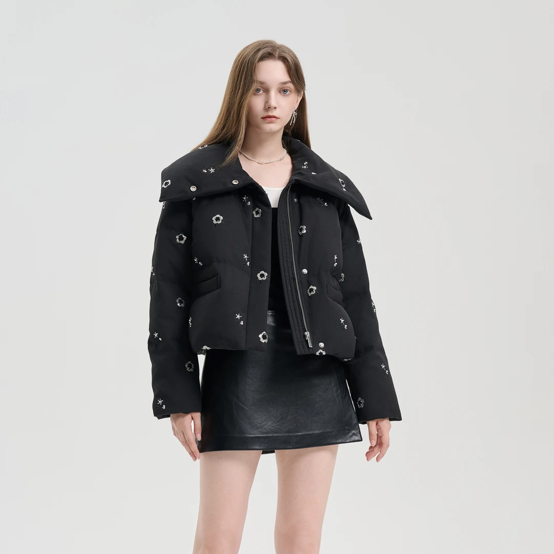 【品牌专属】ThreeQuarters黑色珠片绣花翻领冬季短款羽绒服5015