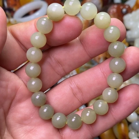 和田玉颈饰未镶嵌