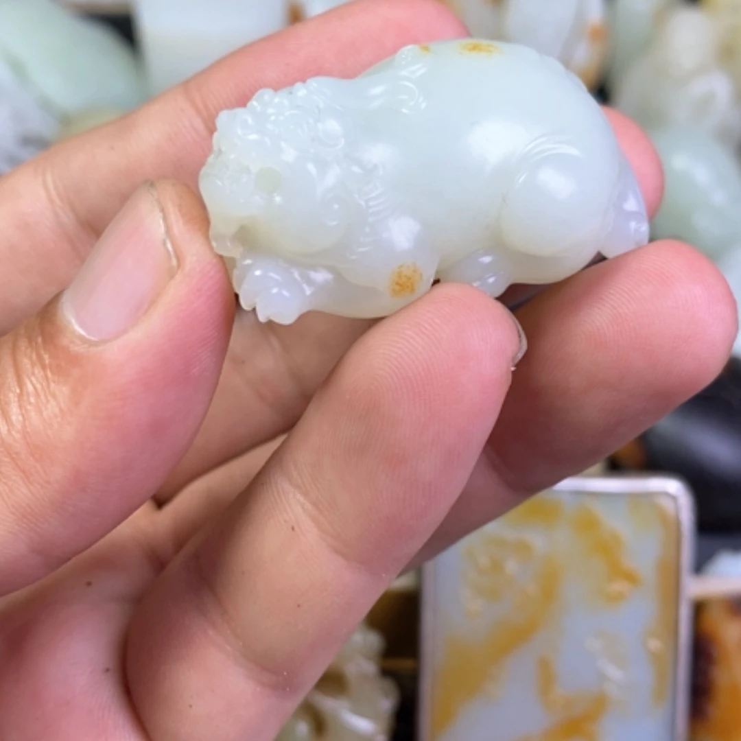 【闪购商品】和田玉（糖玉）颈饰未镶嵌知*…