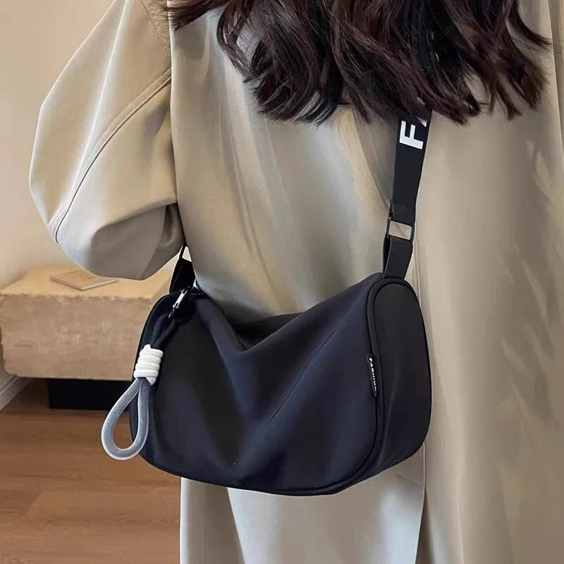 【贵妃】K43 2025蛇年秋冬新款高级感小众户外百搭女包