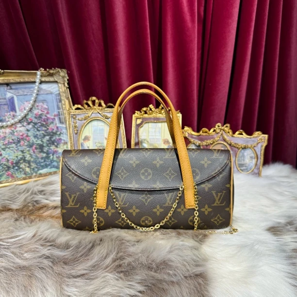 95新 LouisVuitton/路易威登 全原装法棍晚宴，可斜挎哦
