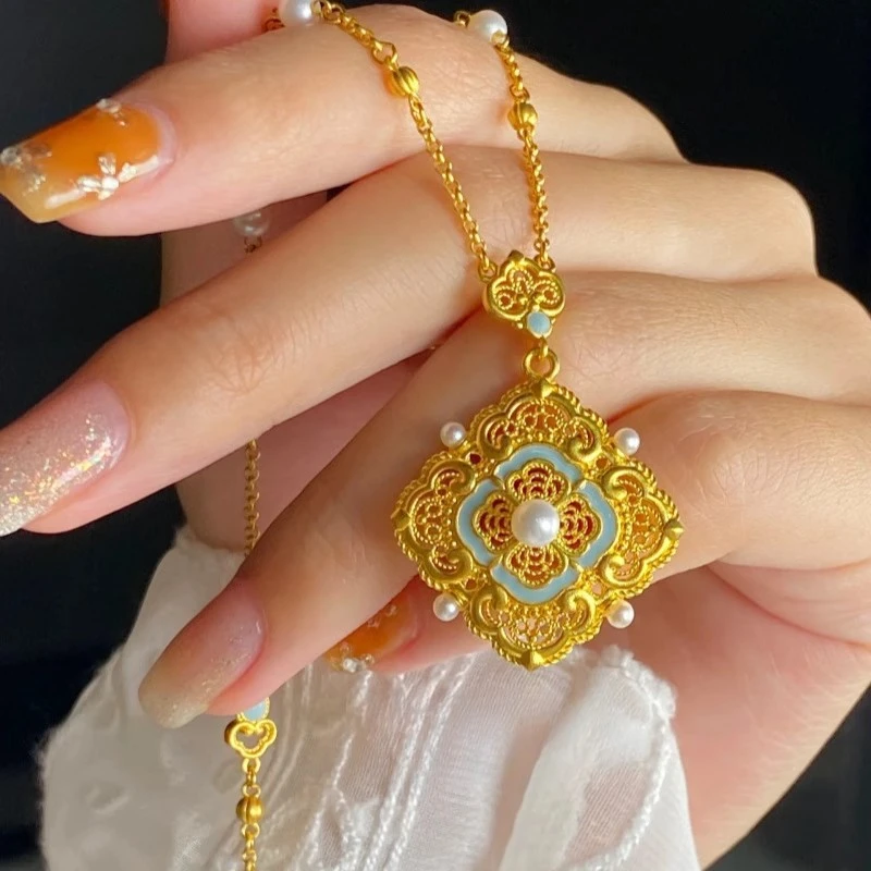 合金项链 新款复古宫廷风珠珠金色吊坠项链女锁骨链气质百搭 时尚