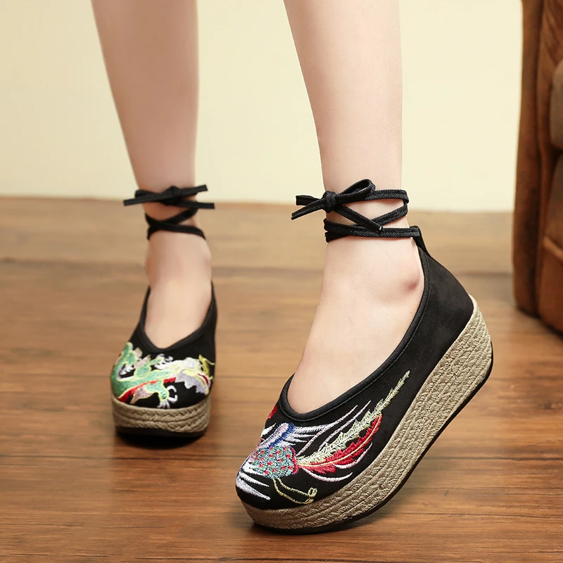 【龙凤呈祥】1618-217中国风新款复古女古风旗袍汉服鞋女绣花高跟鞋