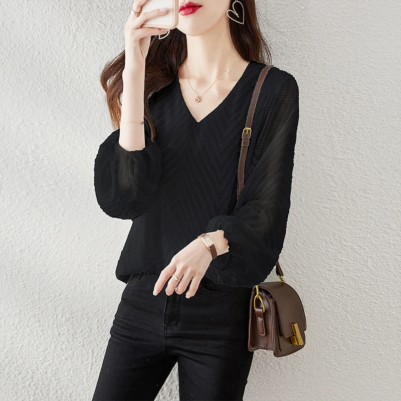 丝柏舍2025春装女时尚灯笼袖上衣纯色显瘦V领衬衫S21B0777C