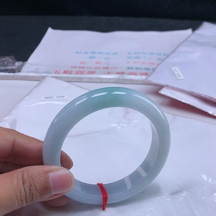 翡翠手镯未镶嵌疯****头5454545454