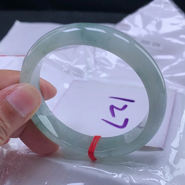 翡翠手镯未镶嵌5353525252