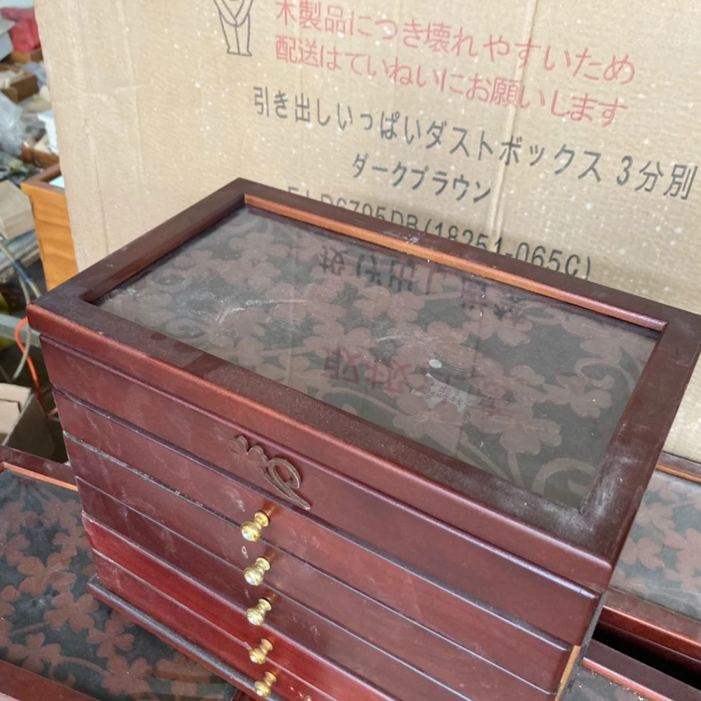 玻璃盖刻花首饰盒暗红色 收纳盒