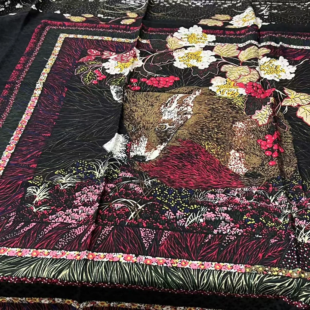 110提花丝毛方巾-星夜狐狸 105cm丝巾