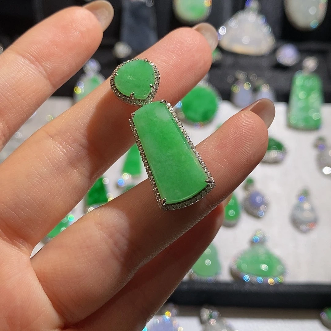 翡翠颈饰银S925镶嵌天然翡翠