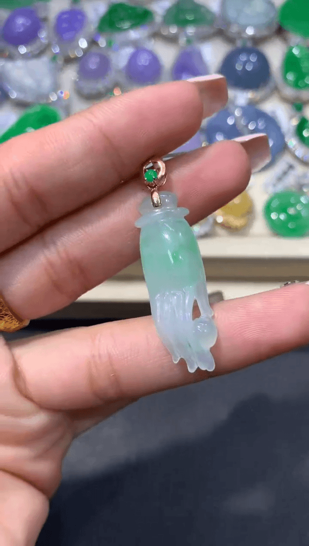 【闪购商品】翡翠颈饰18K金镶嵌缅甸翡翠吊坠