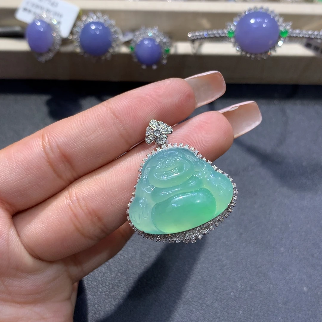 翡翠颈饰未镶嵌翡翠